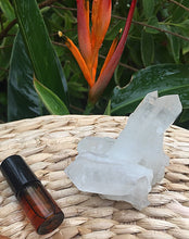 Cargar imagen en el visor de la galería, Natural Quartz Perfume Bottle Necklace
