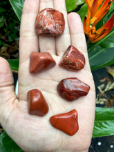 Cargar imagen en el visor de la galería, Red Jasper Tumblestones