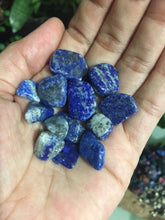 Cargar imagen en el visor de la galería, Sodalite Tumblestones