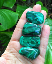 Cargar imagen en el visor de la galería, Malachite Big Tumblestones