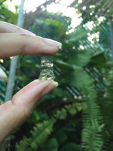 Cargar imagen en el visor de la galería, Moldavite 1.06G