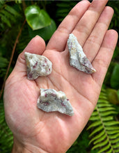 Cargar imagen en el visor de la galería, Pink Tourmaline Rough Stones