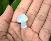 Cargar imagen en el visor de la galería, Mini Crystal Quartz Mushrooms