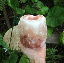 Cargar imagen en el visor de la galería, Himalayan Salt Natural Tealight Candle Holders