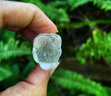 Cargar imagen en el visor de la galería, Mini Crystal Quartz Owl