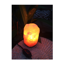 Cargar imagen en el visor de la galería, Himalayan Salt Lamp 7”