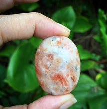 Cargar imagen en el visor de la galería, Sunstone Palm Stones