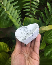Cargar imagen en el visor de la galería, Howlite Heart Bowl 3.25