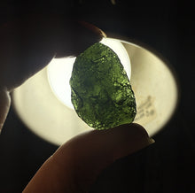 Cargar imagen en el visor de la galería, Moldavite 9.15G A Grade