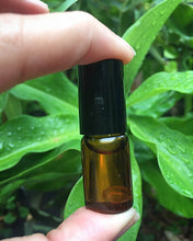 Cargar imagen en el visor de la galería, Natural Quartz Perfume Bottle Necklace