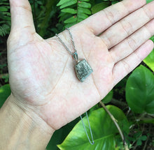 Cargar imagen en el visor de la galería, Pyrite Necklace