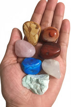 Cargar imagen en el visor de la galería, Onyx Bowl 3” + Chakra Set 7 Medium Crystals