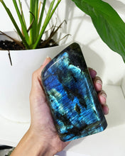 Cargar imagen en el visor de la galería, Labradorite Freeform 4.5”