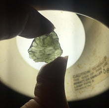Cargar imagen en el visor de la galería, Moldavite 1.77G