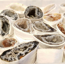 Cargar imagen en el visor de la galería, Agate Oco Mini Geode