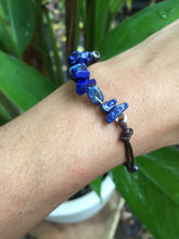 Cargar imagen en el visor de la galería, Lapizlazuli Chips Leather Bracelet