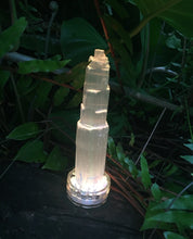 Cargar imagen en el visor de la galería, 8" Selenite Tower Crystal Led Lamp