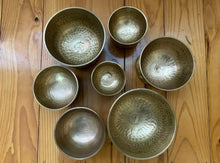 Cargar imagen en el visor de la galería, Tibetan Singing  Bowls