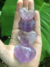 Cargar imagen en el visor de la galería, Amethyst Quartz Hearts
