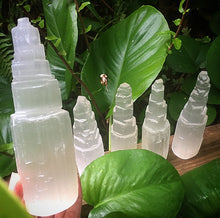 Cargar imagen en el visor de la galería, 6 1/2” Selenite Tower
