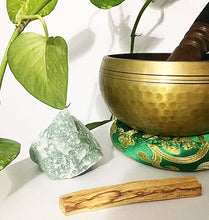 Cargar imagen en el visor de la galería, Green Aventurine Raw Chunks