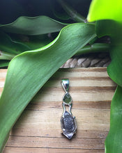 Cargar imagen en el visor de la galería, Rough Moldavite Herikmer Diamond 925 Silver Pendant
