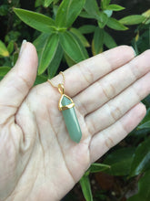 Cargar imagen en el visor de la galería, Crystal Quartz Hexagonal Necklace