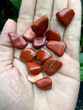 Cargar imagen en el visor de la galería, Red Jasper Tumblestones