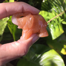 Cargar imagen en el visor de la galería, Crystal Quartz Elephants