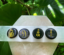 Cargar imagen en el visor de la galería, Black Agate Reiki Symbols Palmstones