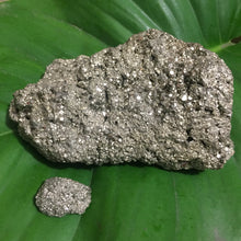 Cargar imagen en el visor de la galería, Pyrite Specimens Clusters