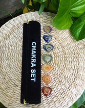 Cargar imagen en el visor de la galería, Engraved Crystal Hearts Chakra Set