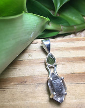 Cargar imagen en el visor de la galería, Rough Moldavite Herikmer Diamond 925 Silver Pendant