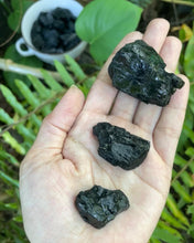 Cargar imagen en el visor de la galería, Tourmaline Raw Chunks