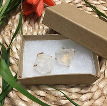 Cargar imagen en el visor de la galería, Raw Crystal Quartz Earrings