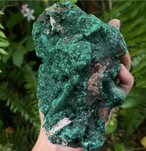Cargar imagen en el visor de la galería, Huge Malachite Specimen 7”