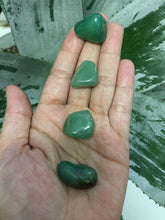 Cargar imagen en el visor de la galería, Green Aventurine Tumblestones