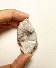 Cargar imagen en el visor de la galería, Small Sonora Geode Cluster