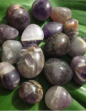 Cargar imagen en el visor de la galería, Amethyst Large Tumblestones