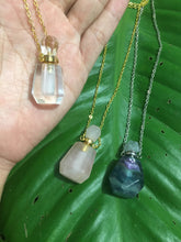 Cargar imagen en el visor de la galería, Natural Quartz Perfume Bottle Necklace