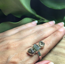 Cargar imagen en el visor de la galería, Rough Moldavite, Campo de Cielo, Herikmer Diamond 925 Silver Ring