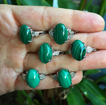 Cargar imagen en el visor de la galería, Malachite White Bronze Ring