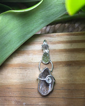 Cargar imagen en el visor de la galería, Rough Moldavite Herikmer Diamond 925 Silver Pendant