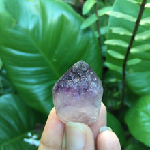 Cargar imagen en el visor de la galería, Amethyst Raw Points
