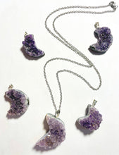 Cargar imagen en el visor de la galería, Amethyst Crescent Moon Druzy Pendant Necklace