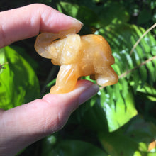 Cargar imagen en el visor de la galería, Crystal Quartz Elephants