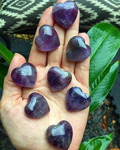 Cargar imagen en el visor de la galería, Amethyst Quartz Hearts