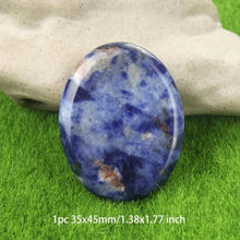 Cargar imagen en el visor de la galería, Piedra Pulgar de Cuarzo Natural | Meditación y Alivio del Estrés | Vibras &amp; Cristales
