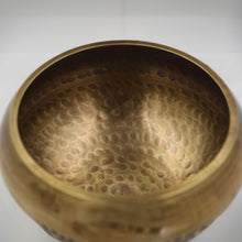 Cargar imagen en el visor de la galería, Tibetan Brass Singing Bowl Meditation Instrument
