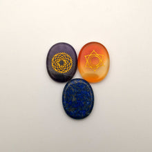 Cargar imagen en el visor de la galería, Natural Reiki Palm Stone Set | 7 Chakras Carved Symbols
